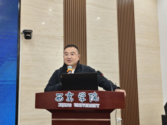 校长助理谢明为新教师做《做中悟事上练——新时代民办高校教师发展之路》专题报告