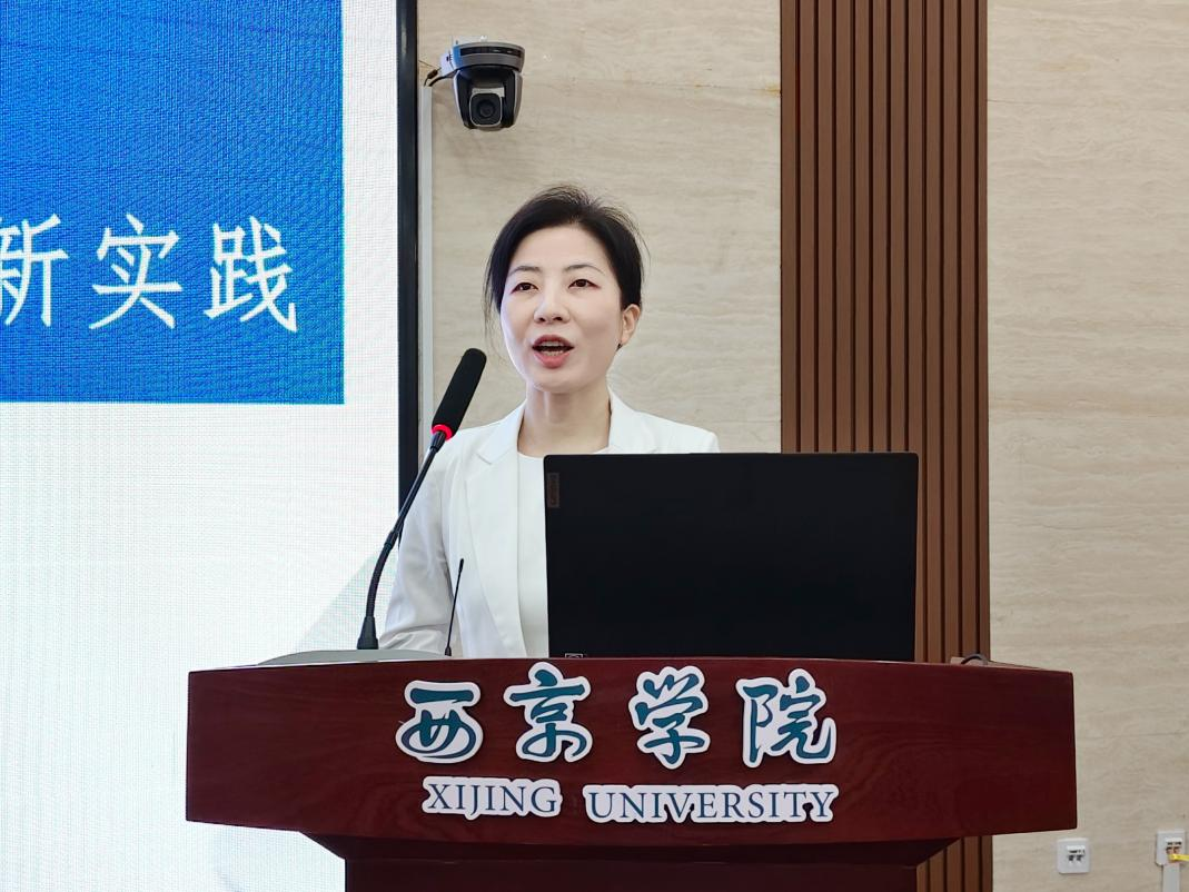 以课载道     以教润心